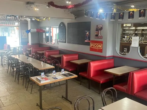 Bar / brasserie licence 4 