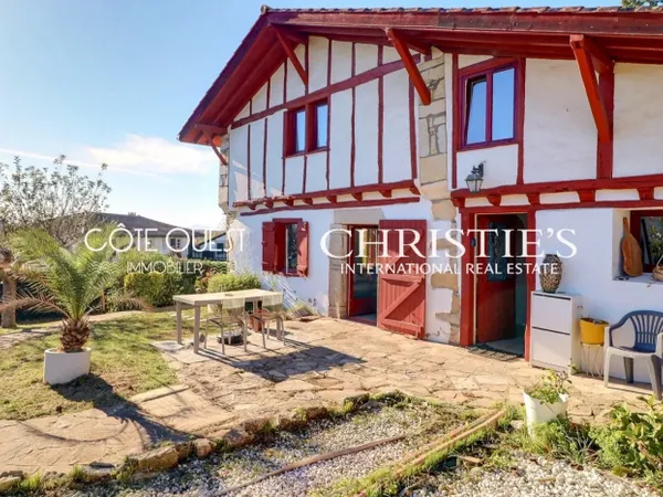 À vendre Mouguerre - Maison typique centre bourg 
