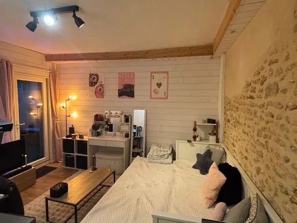 Studio meublé 20 m² avec cour privative 