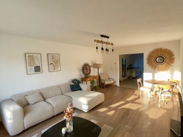 EXCLUSIVITÉ : Magnifique T3 Traversant Entièrement Rénové - Oullins Centre 