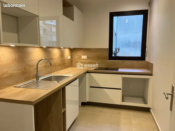 Appartement 3 79m² à louer 3000 - PARIS 75007 