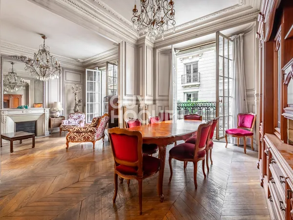 Appartement de réception avec balcon - 132 m² - Trévise 