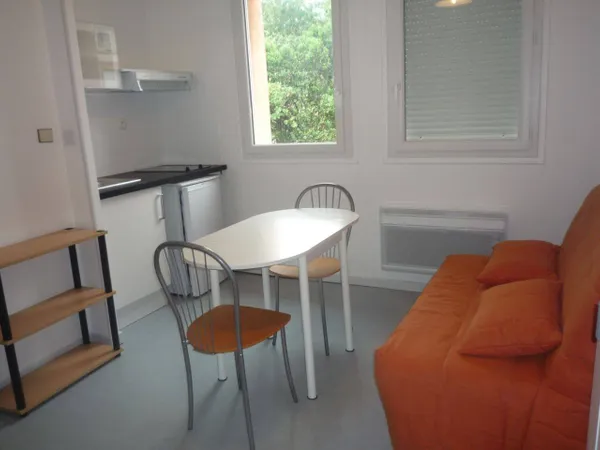 Studio 1 pièce 18 m² 
