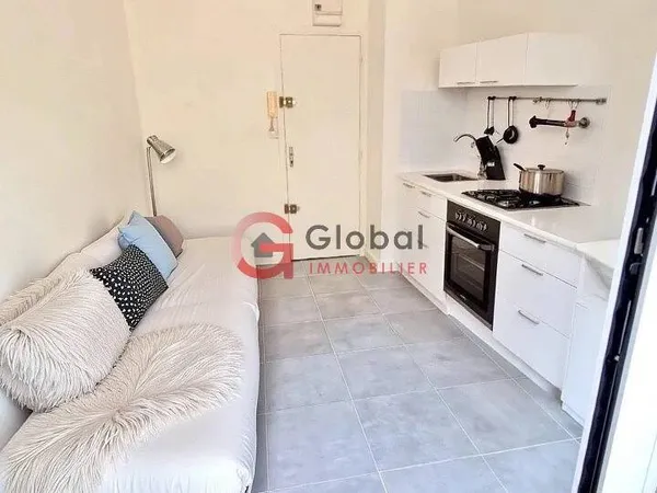 Appartement 1 pièce 9 m² 