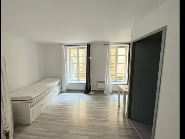 TB Studio meublé 21m² au calme, ESQUIROL 