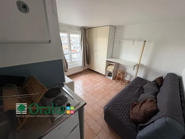 Studio 1 pièce 12 m² 