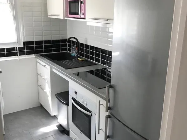 Chambre meublée en colocation 
