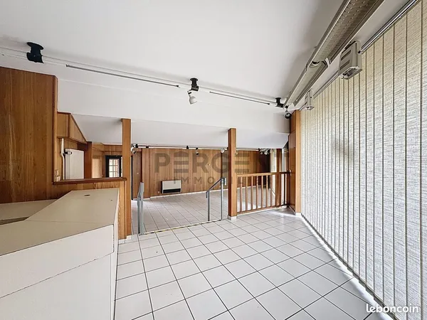 Local 235 m² Charleville-Mézières 