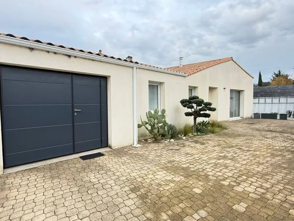 Maison de plain-pied 5 pièces 125 m² 