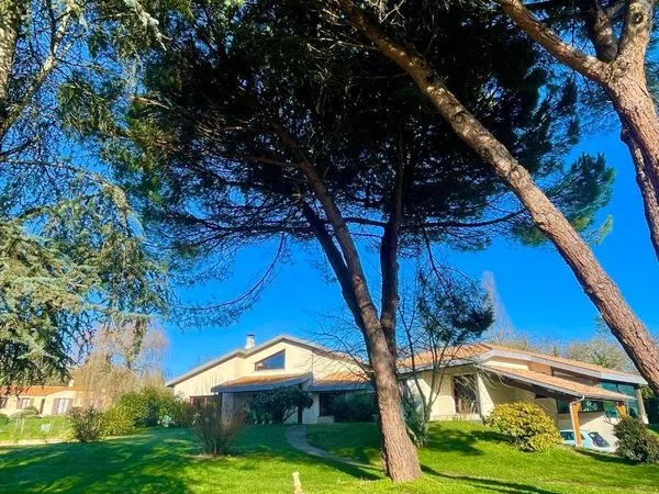 Maison 7 pièces 235 m² 