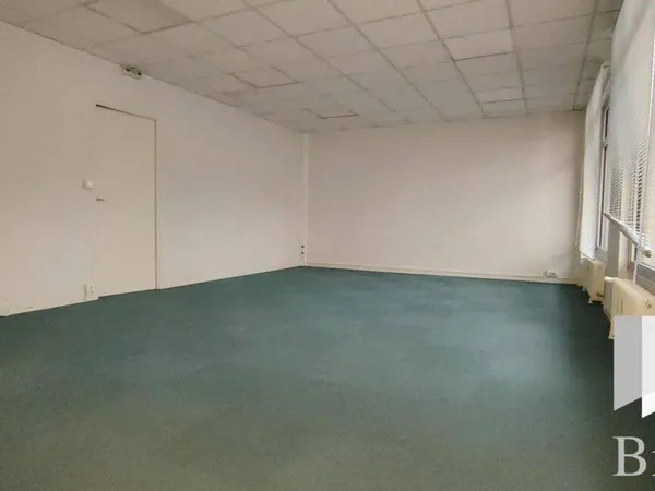 Bureau 132 m² 