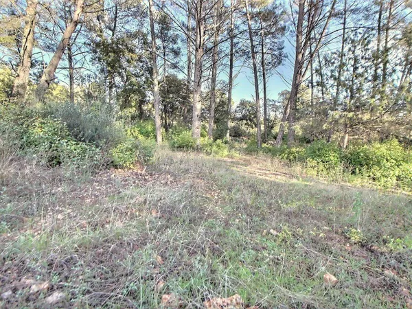 Terrain constructible 900 m² 