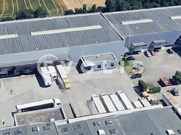 Local d'activité 5848 m² 