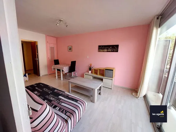 Studio 1 pièce 25 m² 