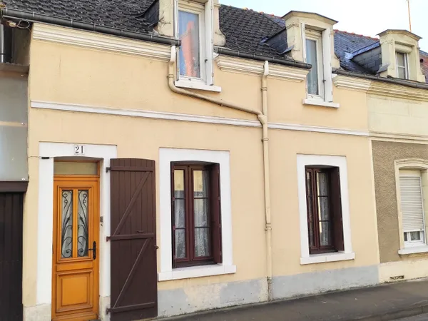 JOLIE MAISON A RENOVER QUARTIER OUEST 