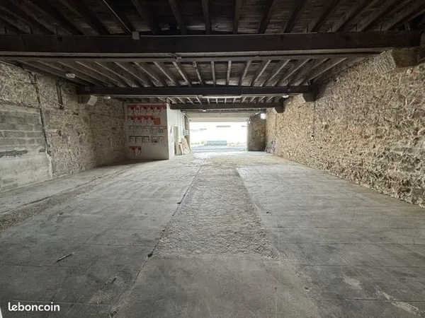 Local commercial 458 m² 
