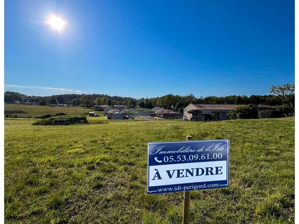 Terrain 725 m² Champcevinel 