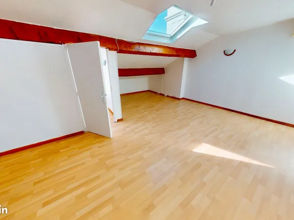 75m2, CHAMPS DE MARS, 2 chambres, loué non meublé 