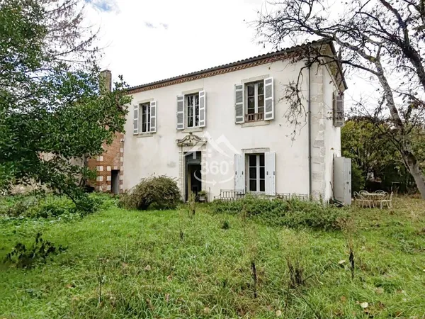 Maison 8 pièces 235 m² 