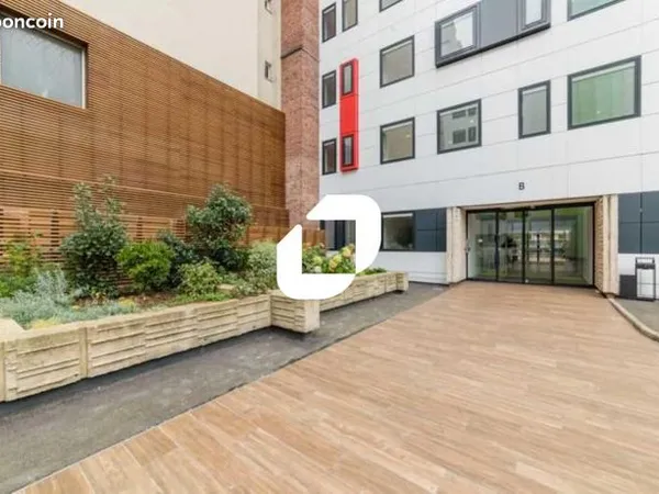 Bureaux 81 m² 