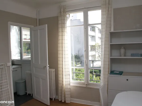 Studio meublé lumineux et calme RER A PARC ST MAUR 