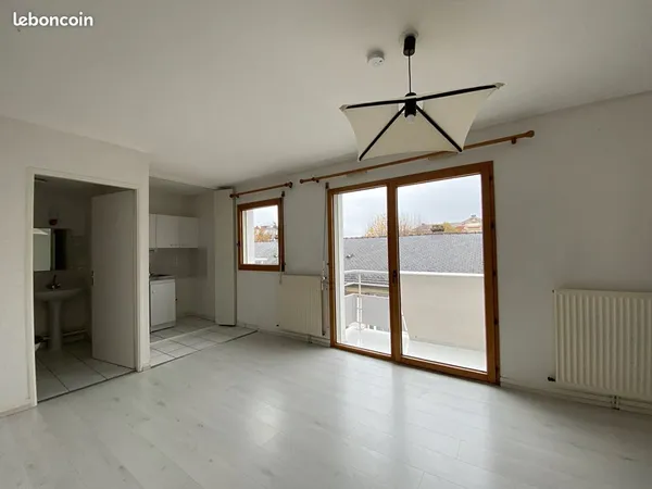 Studio 1 pièce 29 m² 