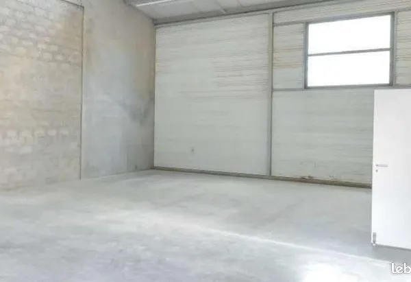 Bureaux 6 pièces 137 m² 