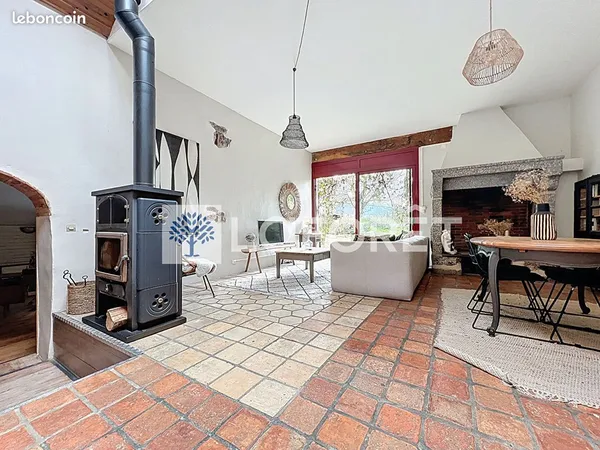 Maison 1 pièce 165 m² 