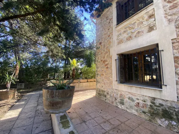 Maison 9 pièces 240 m² 