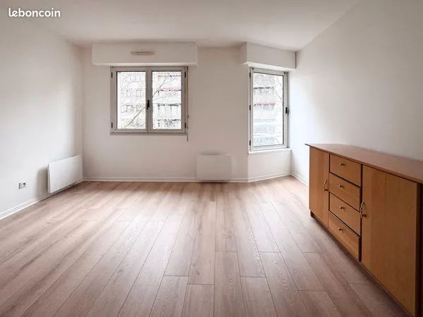 Studio meublé 34 M2 Buttes Chaumont 