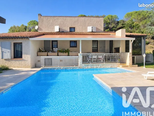 Propriété 7 pièces 260 m² 