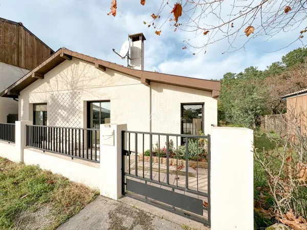Maison de plain-pied 5 pièces 140 m² 