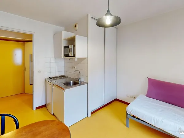 Studio 1 pièce 18 m² 