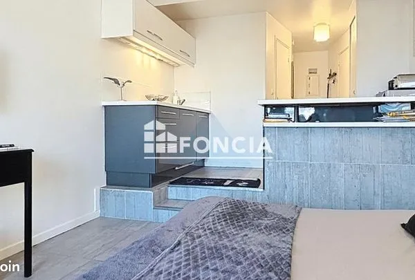 Studio 1 pièce 24 m² 