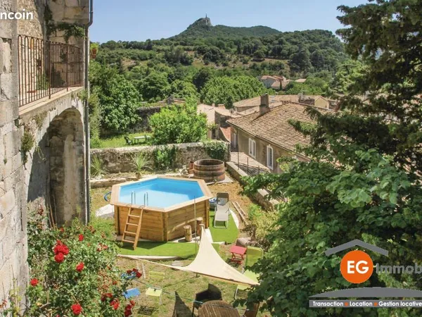 Maison 8 pièces 600 m² 