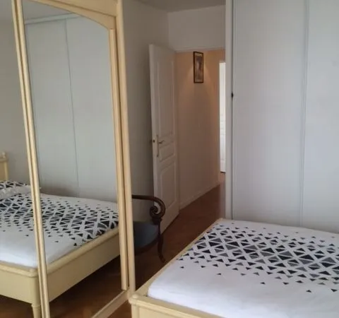 Propose à NIORT belles chambres en collocation 
