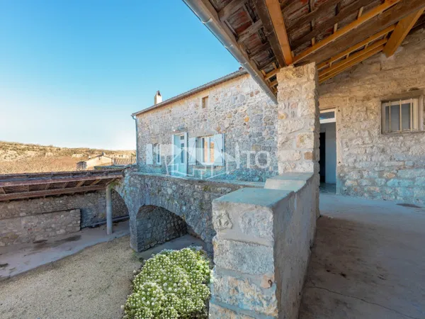 Maison en pierre 3 pièces 60 m² 