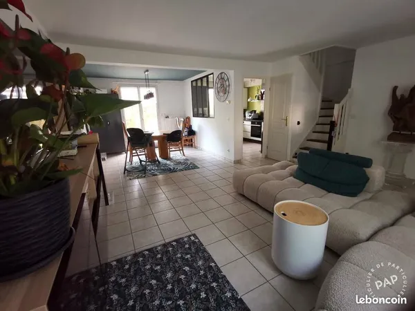 Maison meublée 90m2 (3ch/jardinet/garage) 