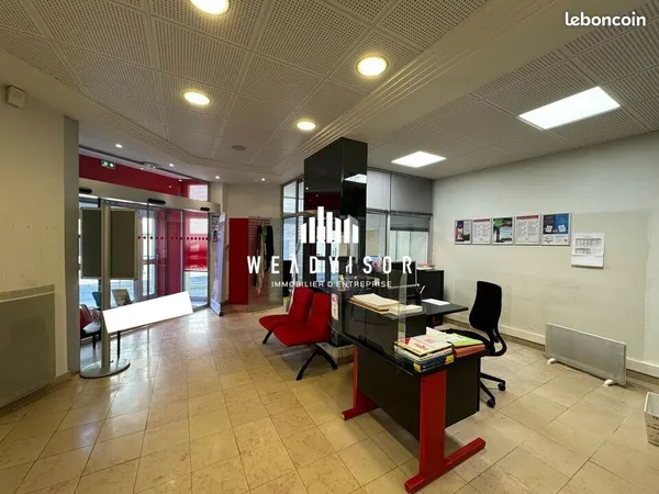 Bureaux 584 m² 