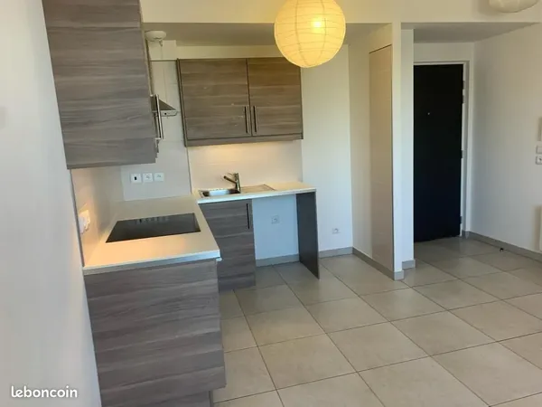 Location f2 creteil village 