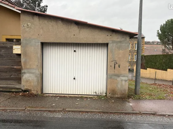 Parking/box 18 m² L ARBRESLE 