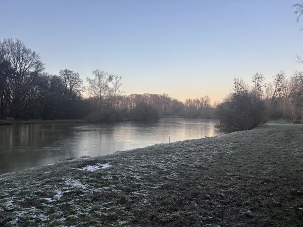 Étang de loisirs à louer à Traînou Cadre naturel, pêche et 