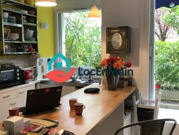 Studio 1 pièce 30 m² 