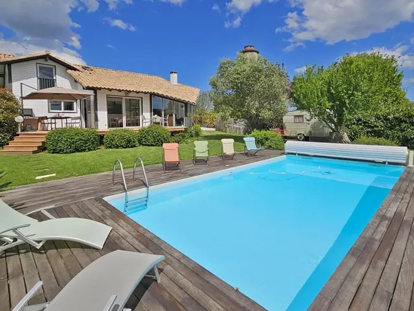 Charmante maison au calme avec piscine 