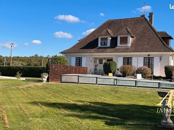 Maison 9 pièces 225 m² 