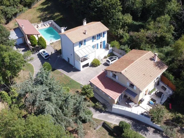 Maison 8 pièces 275 m² 