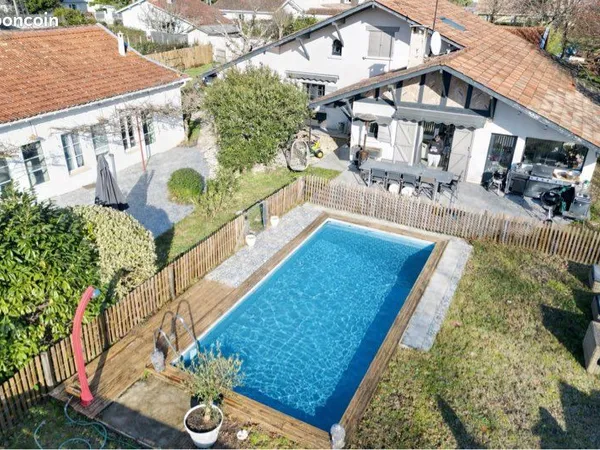 Maison avec dépendances 