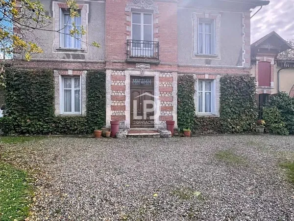 Maison 2 pièces 295 m² 
