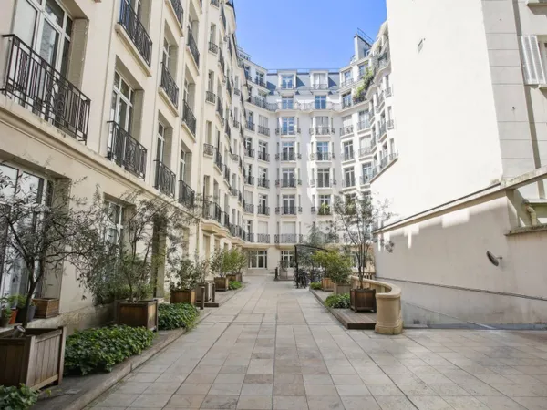 Bureaux 461 m² 
