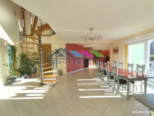 Maison 6 pièces 190 m² 